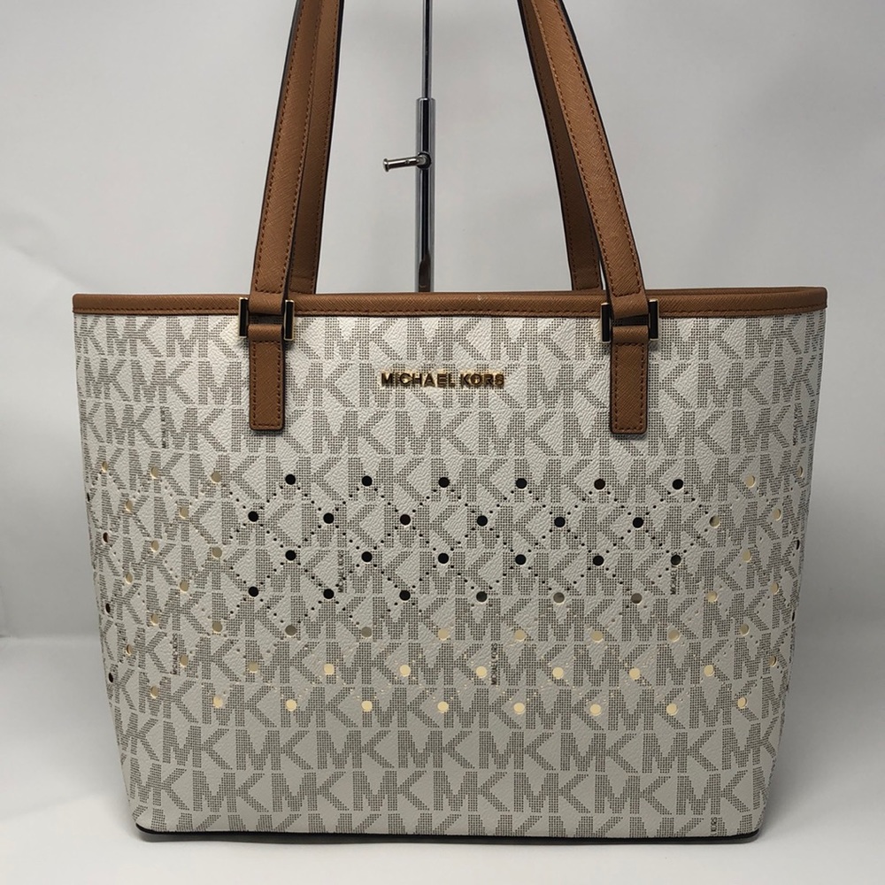 Michael Kors Jet Set Trvl Med Violet Carryall Tote